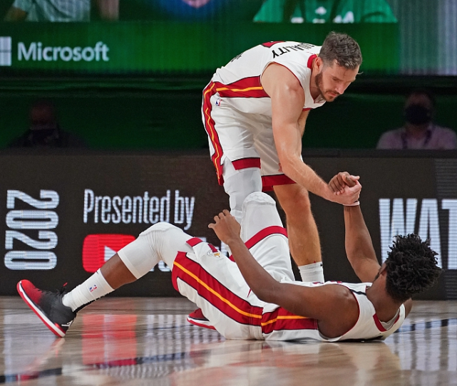 开云体育在线-赛地聚焦——社区盾今夜热度飙升，尤文图斯手感冰凉，底气十足，球探报告显示潜力-开云体育在线