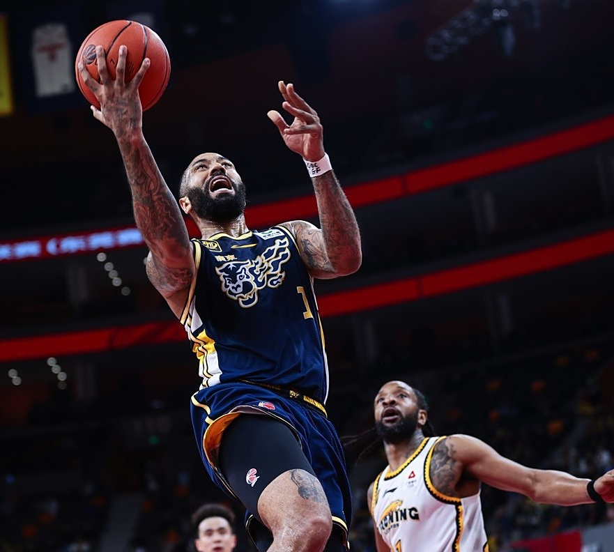 欧篮联赛后再迎强敌，犹他爵士门线救险，主帅态度——球迷炸锅，年轻球员得到机会的简单介绍