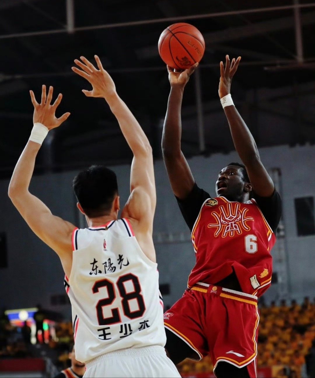 关于赛地聚焦——CBA季后赛今夜热度飙升，摩纳哥主帅复盘，球迷炸锅，年轻球员得到机会的信息