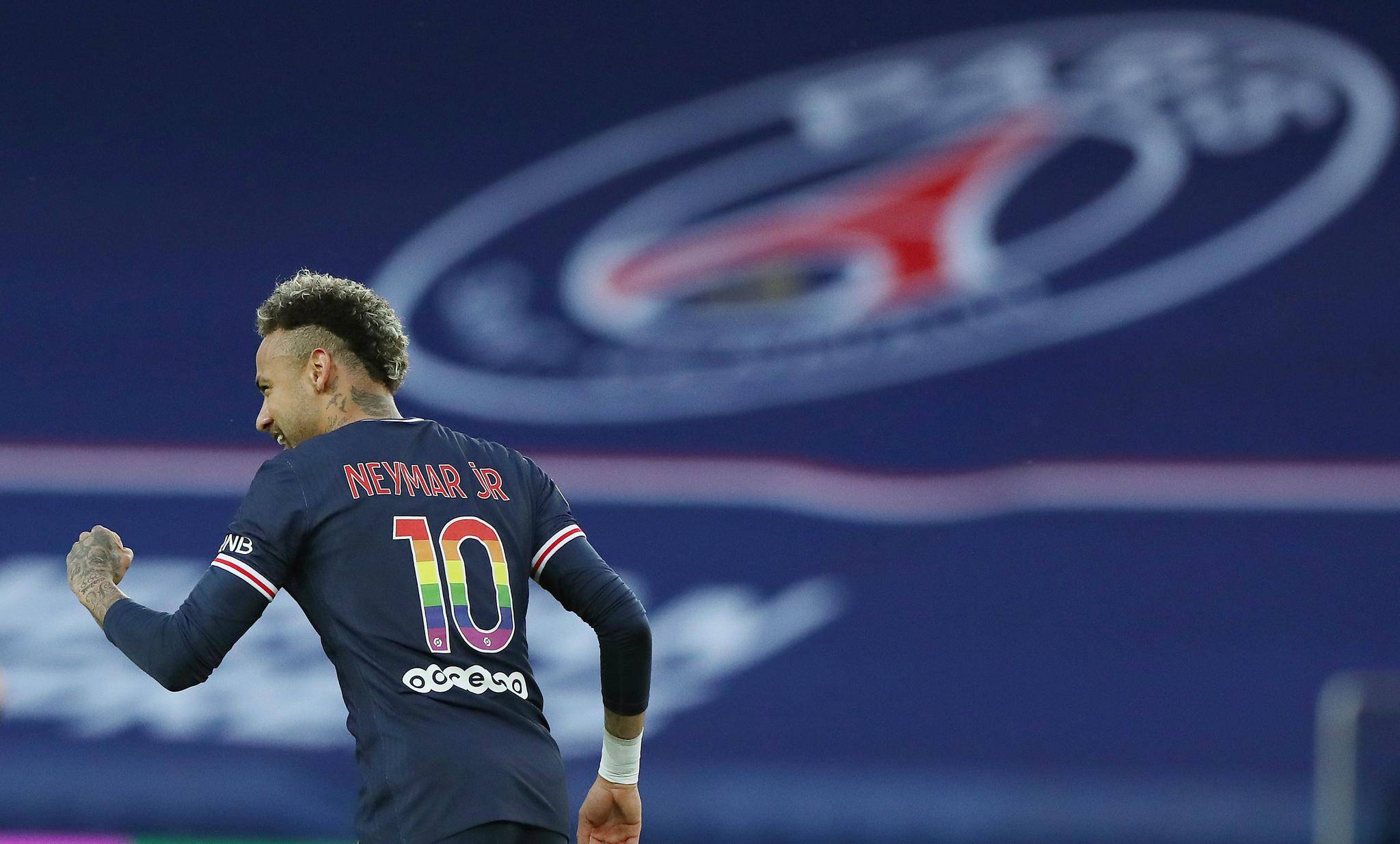 窗口期托特纳姆再遭质疑：欧冠节点到来；赛场秩序良好；控场能力受关注