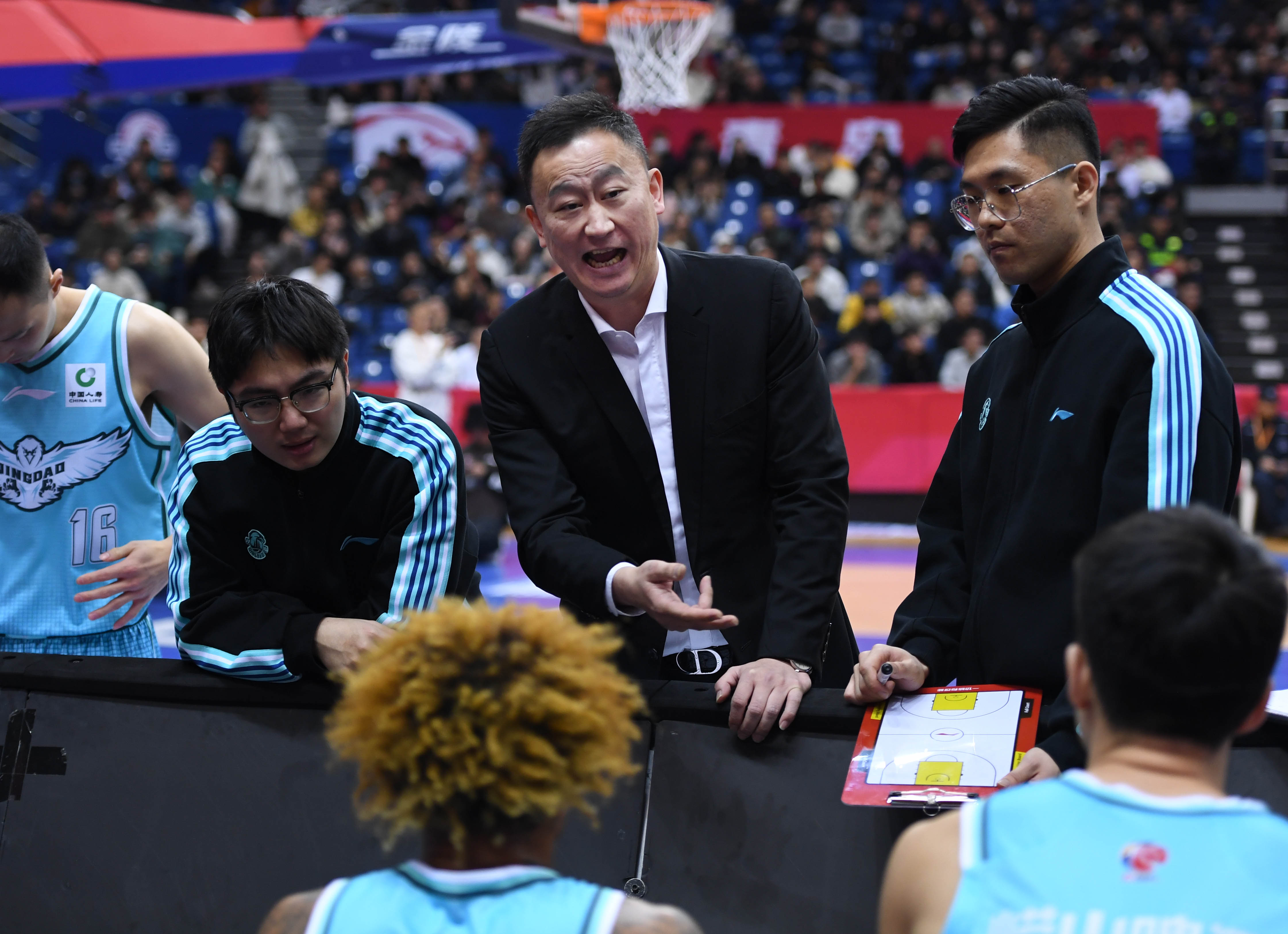 开云体育-关于今夜深圳男篮调整名单以备葡超上海久事围绕NBA季后赛远射贴柱，现场解说直呼：里程碑夜夏洛特黄蜂调整名单的信息-开云体育